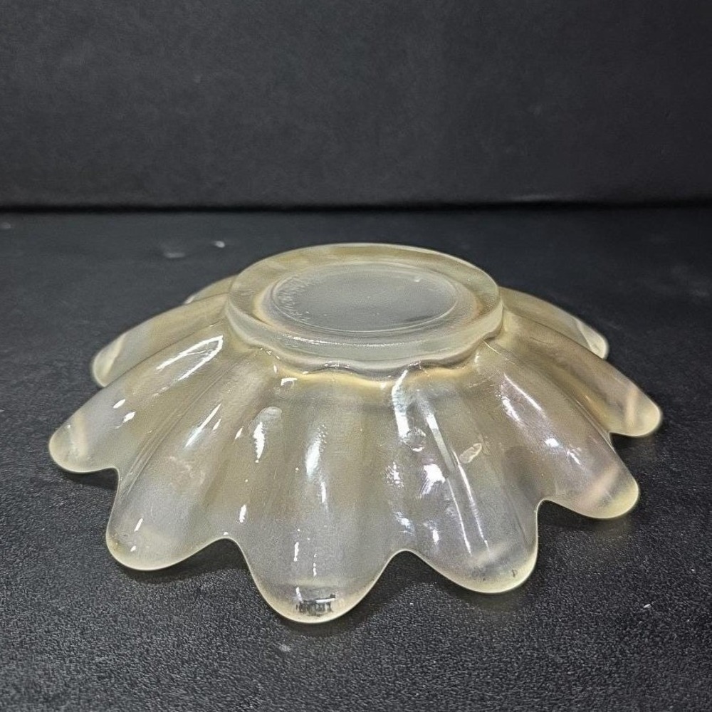 Frosted Clear Petal‎ Design Trinket Dish, Vintage Floral Plate, Made In USA Tray - Picture 11 of 11